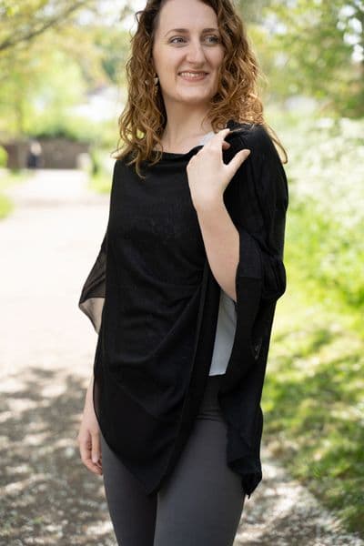 PON9322 PLAIN PONCHO BLACK