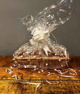Make Your Own Hamper Kit Full Willow Wicker Basket 5 sizes with Cellophane & Bow