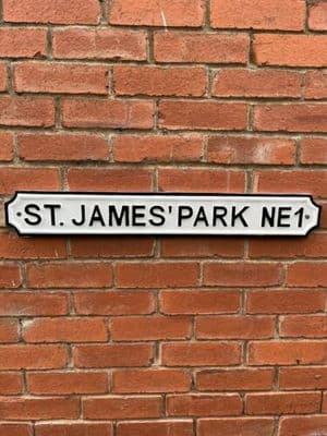 ST. JAMES' PARK NE1 Vintage Style NEWCASTLE Football Road Sign SOLID METAL