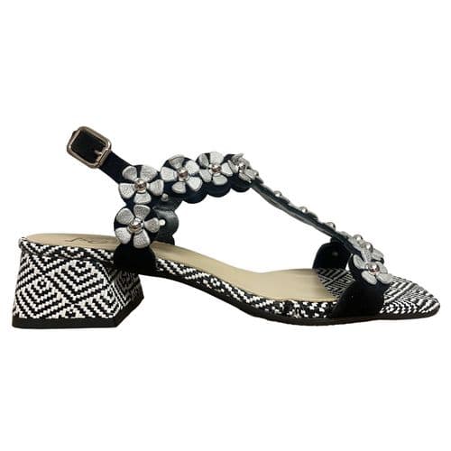 Kess 23027 Block Heel Sandal