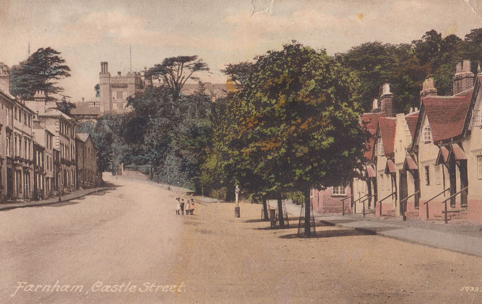 Farnham Children Playing At Castle Street Farnham Surrey Old Postcard