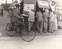 Harry & Walter Go To New York James Caan 10x8 Monochrome Photo