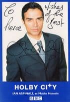 Ian Aspinall as Mubbs in BBC Holby City Hand Signed Cast Card Photo