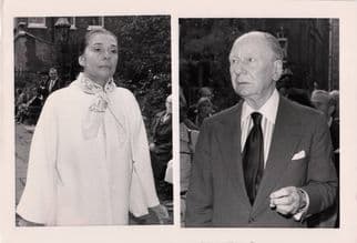 John Gielgud & James Mason Widow at Funeral 1984 Press Photo
