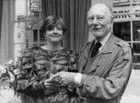 John Gielgud Louise Page Playwright Award 1985 Press Photo