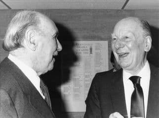 John Gielgud Receiving Theatre Award Ralph Richardson 1983 Press Photo