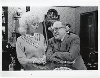 Julie Goodyear Roy Barraclough Rovers Return Coronation Street 10x8 Press Photo