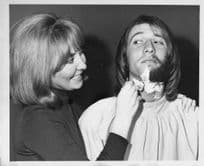 Lulu & Bee Gees Maurice Gibb Shaving Beard Off Large Press Photo