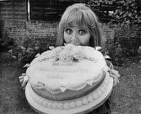 Lulu Celebrates Her 21st Birthday Cake 1969 Large Press Photo