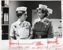 Lynda Bellingham of Stand Up Virgin Soldiers 10x8 General Hospital TV Press Photo