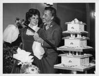 Pat Phoenix Marries Coronation Street Real TV Lover 1972 Large Press Photo