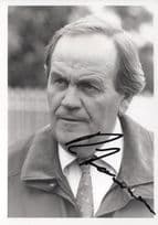 Richard Hannon Snr Horse Racing Trainer Hand Signed 7x5 Photo