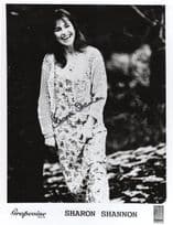 Sharon Shannon Irish Musician 10x8 Hand Signed Photo