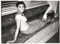 Shirley Bassey At 18 Years Old Rare London Press Photo