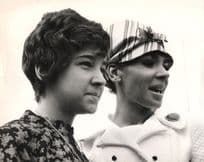 Shirley Bassey & Daughter Heathrow Airport Monte Carlo Monaco 1967 Large Press Photo