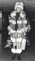 Shirley Bassey Wearing Squirrel Fur Coat 1970 Heathrow Airport Press Photo