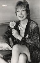Shirley Maclaine Resting at Home London Theatre Tour Press Photo Please Read