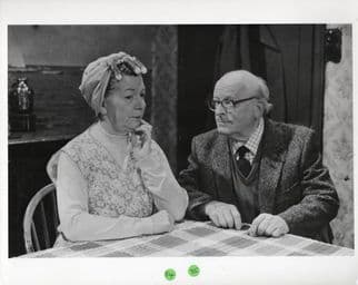 Tom Hopwood Hilda Ogden 1987 10x8 Coronation Street Press Photo