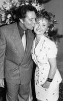 Tom Jones Kissing Lulu Television Show Vintage Press Photo