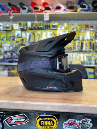 LEATT 7.5 V24 STEALTH HELMET WITH FREE 4.5 GOGGLES