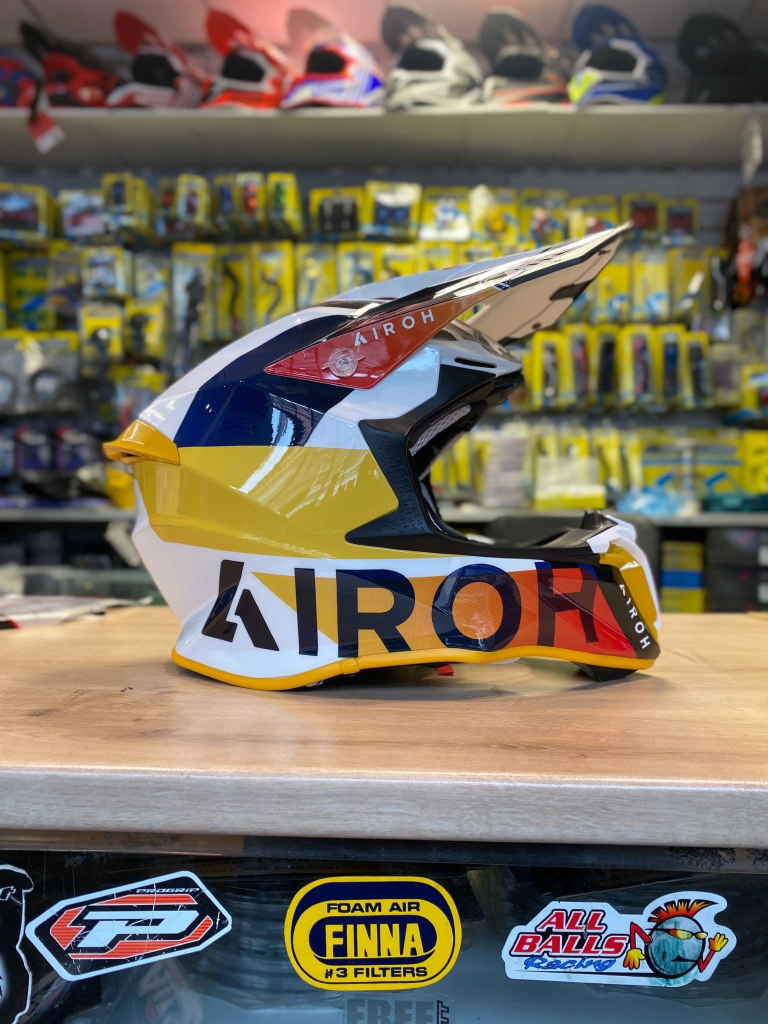 NEW Airoh Twist 2 0 Helmet Lift White/Blue