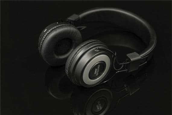 The Soundlab Wireless Bluetooth On-Ear Headphones  | Cables 4 ALL