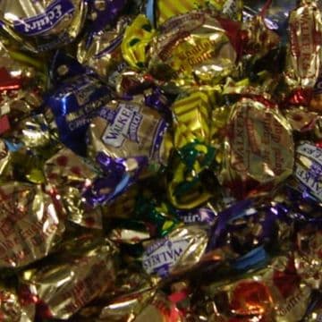 Old English Assorted Toffees 100g