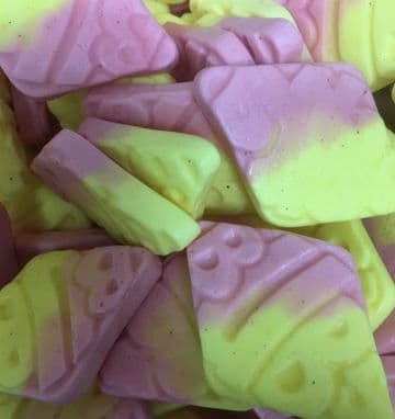 Vegan Strawberry Cheesecake Foam Sweets