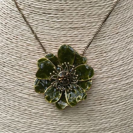 Pilgrim Twin Blossom Flower Green