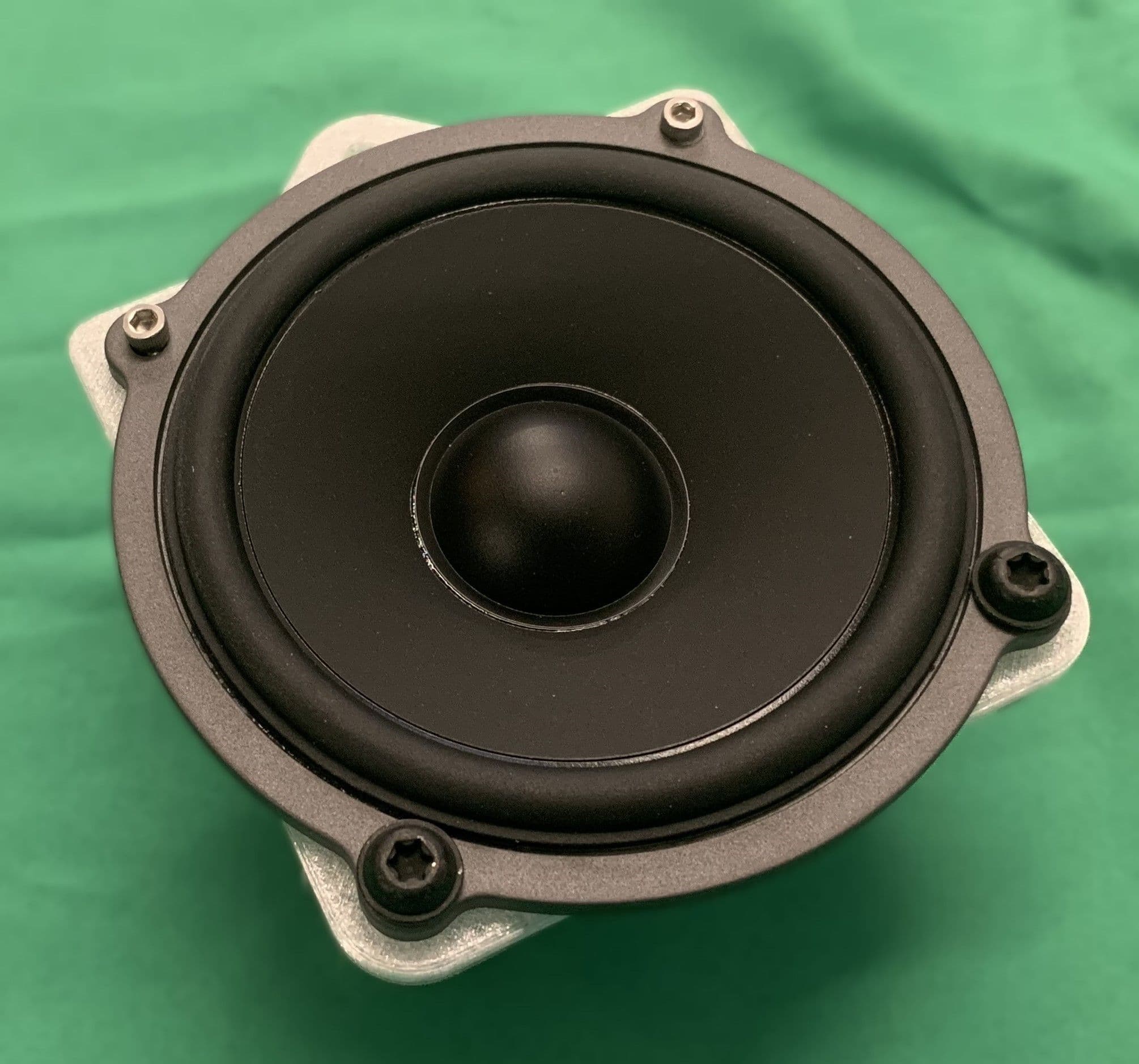 Audiofrog 6 speaker upgrade for Porsche 718
