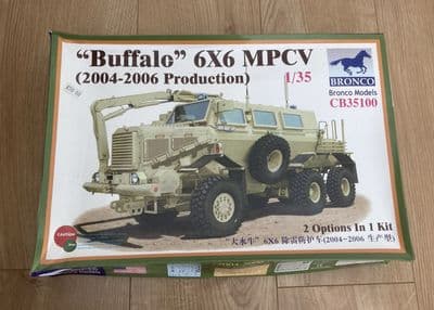 Bronco Models Kit 35100 - Buffalo 6x6 MPCV - 1/35 - Pts Sealed