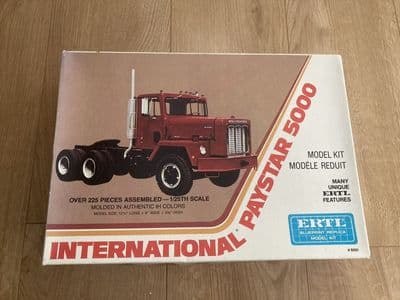 W270 ERTL Model Kit 8031 - International Paystar 5000 - 1/25 - Pts Sealed