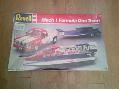 W270 Revell Model Kit 7240 - Mach I Formula One Team - 1/25 - Sealed