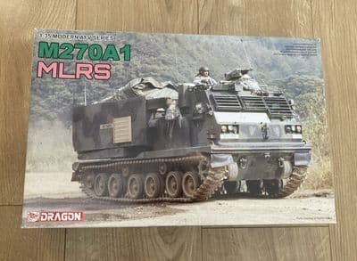 W288 Dragon Model Kit 3557 - M270A1 Multiple Launch Rocket System (MLRS) - 1/35