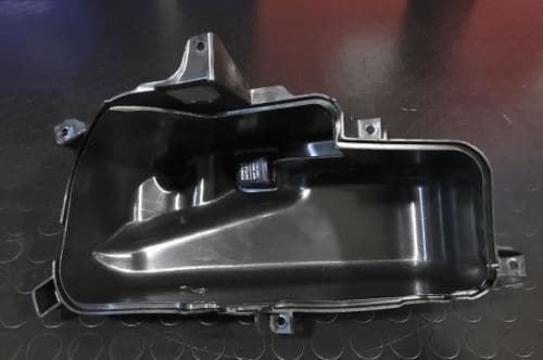 Caja Guantera Contraescudo Honda Forza 125 K40 2015 a 2018