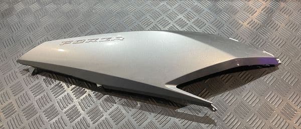 Carenado Trasero Derecho Gris Honda Forza 125 K40 2015 a 2018