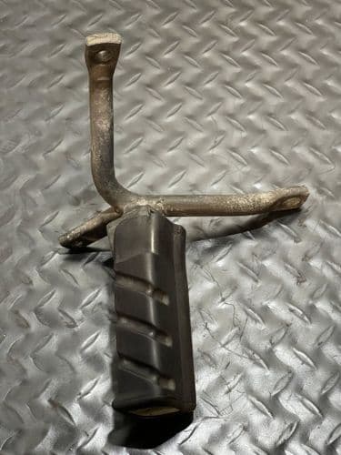 Estribera Derecha Trasera Honda Arroba Nes 125 y 150 2000-2006.