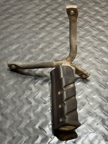 Estribera Izquierda Trasera Honda Arroba Nes 125 y 150 2000-2006