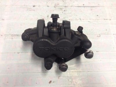 Pinza de Freno Delantero Derecha Kawasaki ER6F y Er6N 2009-2011