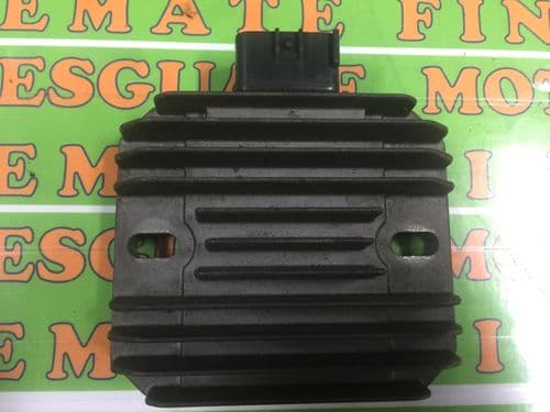 Regulador Corriente Suzuki Burgman 400 K3 a K5 2003 a 2005