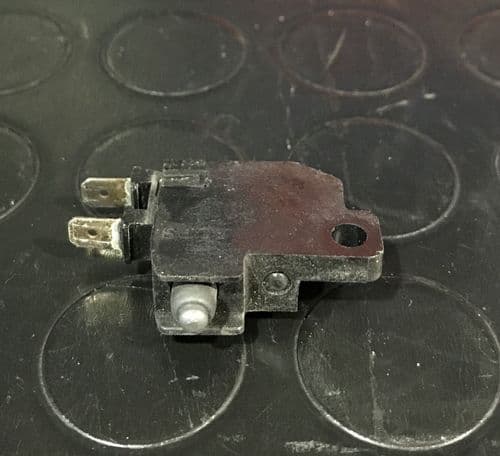 Sensor de Freno Delantero Derecho Honda Forza 125 K40 2015 a 2018