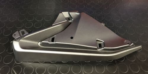 Tapa Derecha Contraescudo Negra Mate Honda Forza 125 y 300 K0B 2019 y 2020