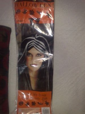 *Black & White Long Straight Wig