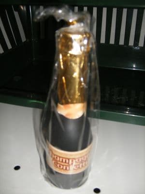 Champagne Bottle Confetti Poppers