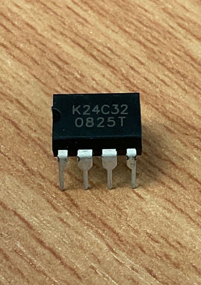 24C32WP 24C32 M24C32WP 32-Kbit serial I C bus EEPROM DIP-8