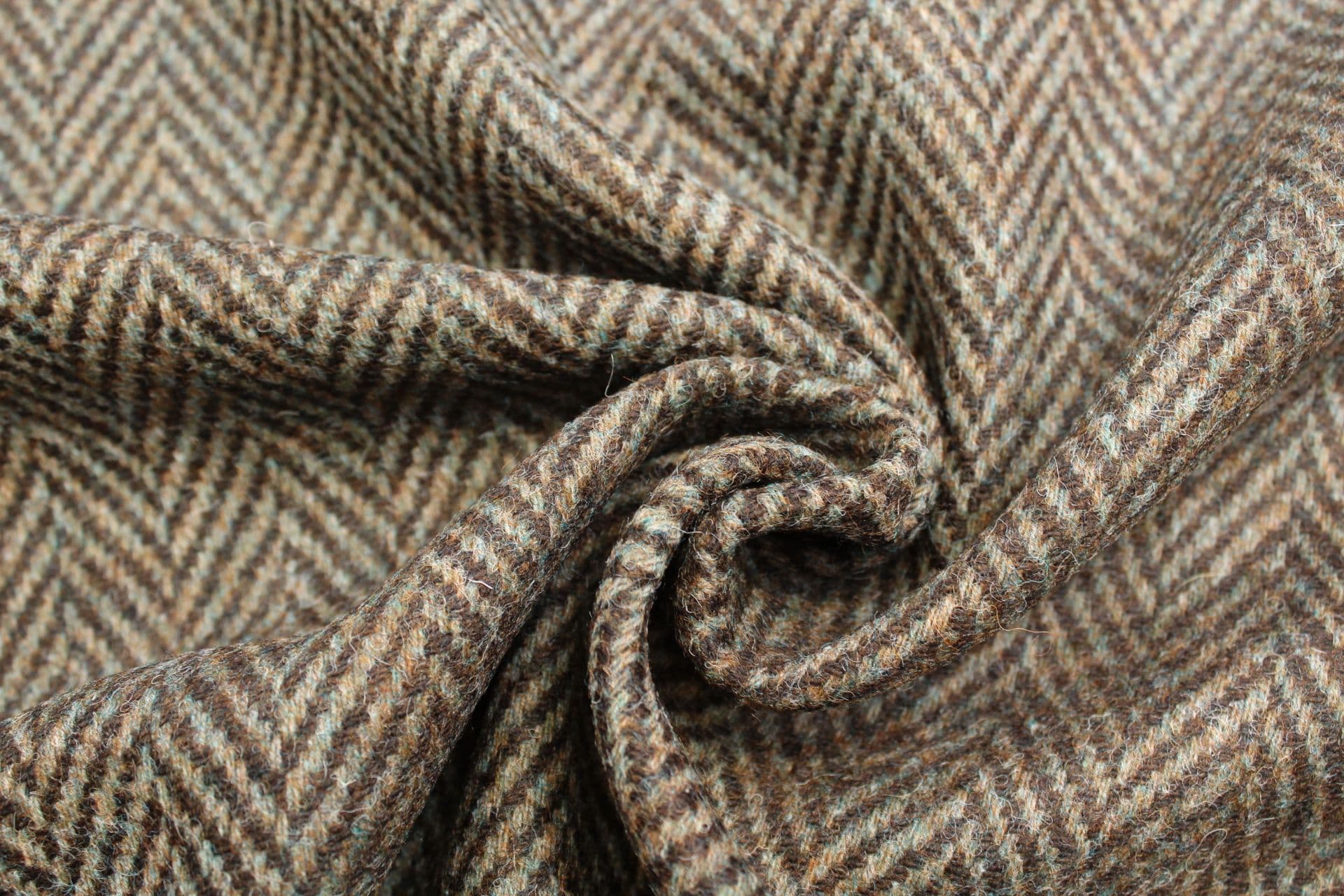 100 Wool Tweed Large Herringbone Design Fabric DQ16