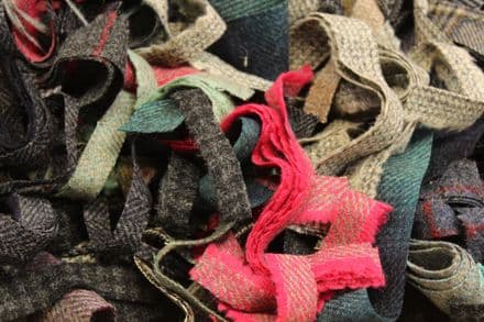 5Kg (approx. 40 ltr) Quality Yorkshire Tweed 100% Wool Scraps/trim: suitable filling/stuffing cushio