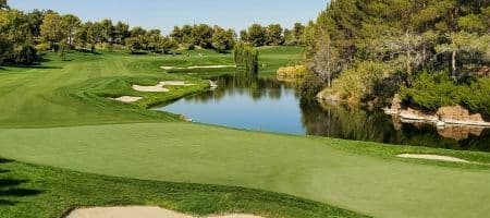 Bentonite clay pond liner