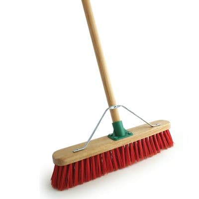 BROOM VARNISHED RED PVC C/W 4FT 6