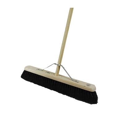 HILLBRUSH FINEST PLATFORM BROOM WITH FITTED HANDLE - 610 MM - GUMATI - MEDIUM